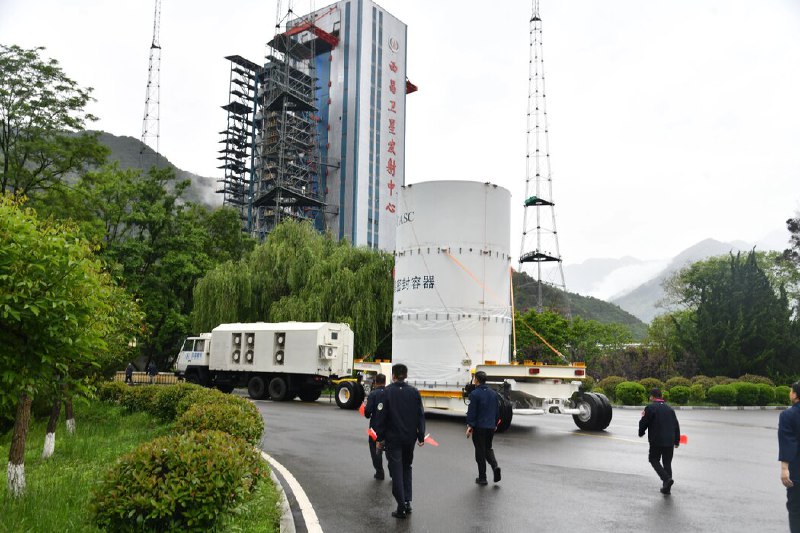中国发射天问二号，启动小行星探测采样任务