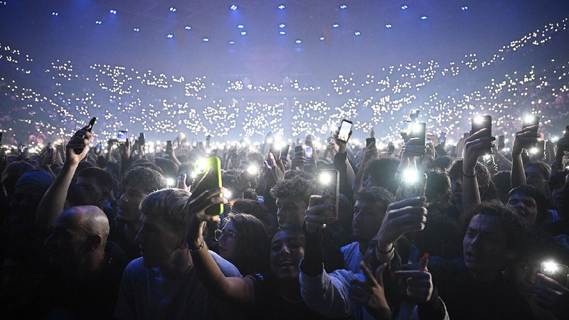 The rise of the phone-free concert