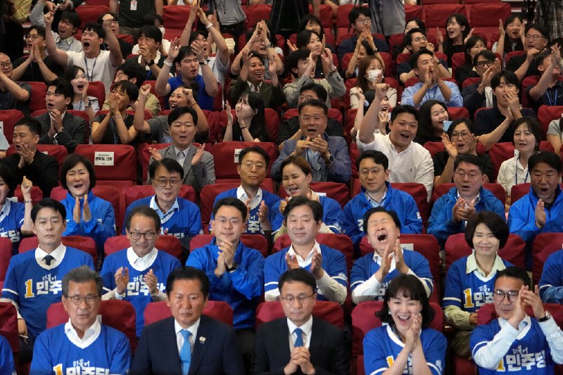 韩国地方选举：执政党大胜，但在首尔落败