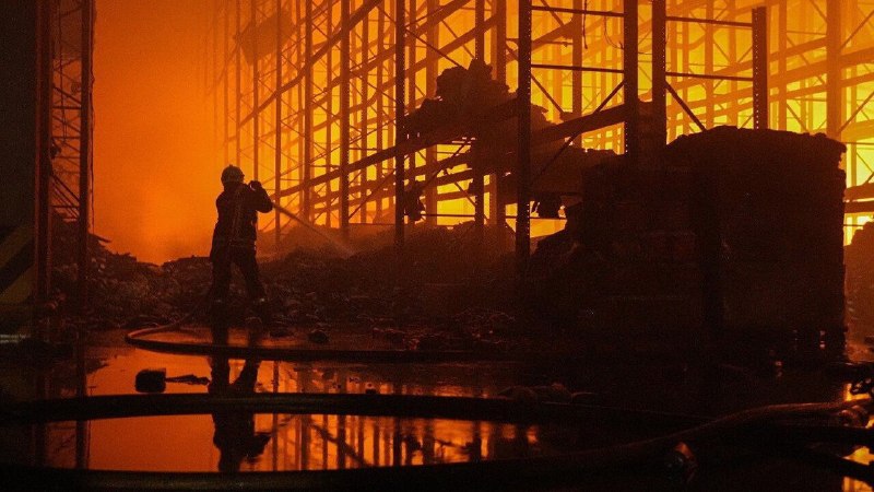 Donald Trump is again threatening to cut off arms to Ukraine