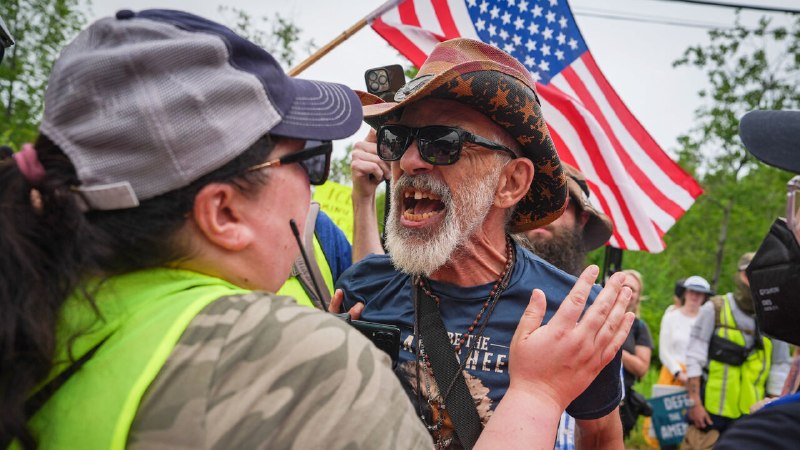 Quantifying anger in American politics
