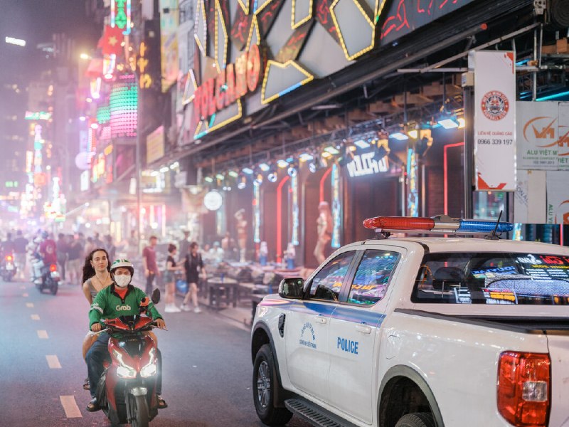 游客激增考验越南司法系统：如何应对“不良”外国人？
