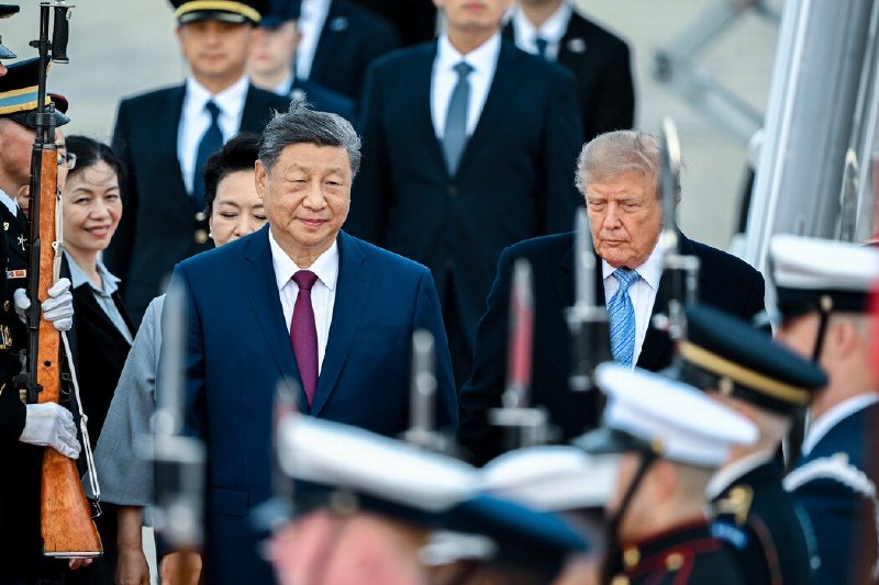 “习特会”国宴菜单：芝麻脆皮海鲈鱼和爽脆嫩白菜