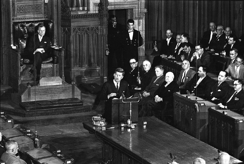 特朗普引发“新仇”，但美国加拿大早有“旧怨”
