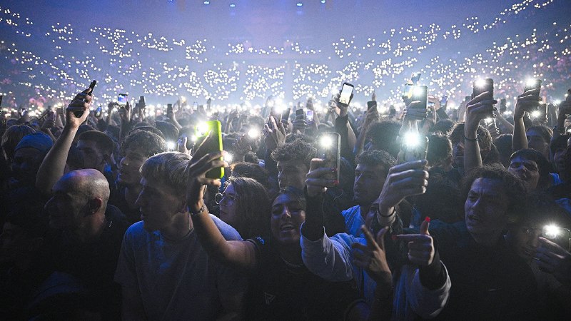 The rise of the phone-free concert