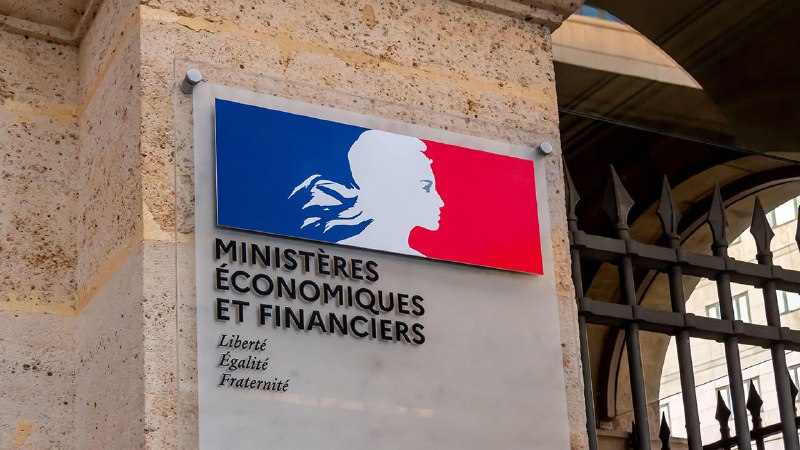 Bond markets whack France for fiscal irresponsibility