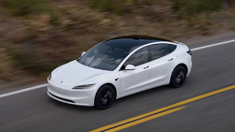 织物座椅、砍掉氛围灯，「丐版」特斯拉 Model 3 登陆香港，定价 20.5 万港元