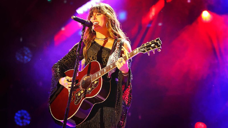 How Ella Langley two-stepped to the top of the charts