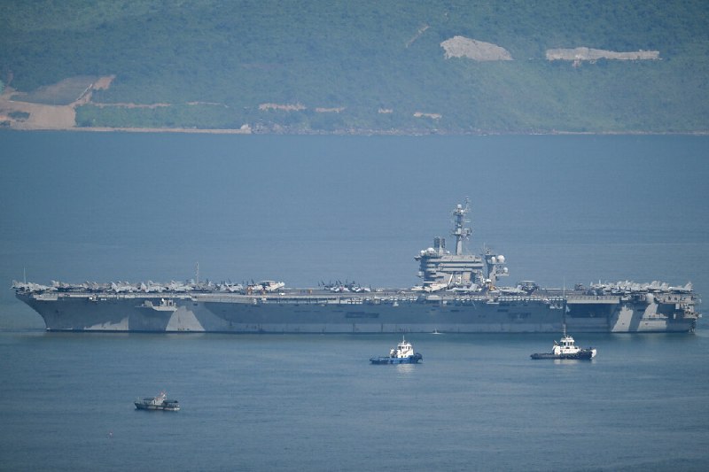美国航母停靠岘港，促进美越安全纽带并向中国展示实力