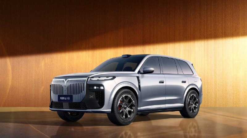 岚图泰山 X8 上市：28.29 万元起，大五座 SUV 开始从「够坐」进入「够住」！
