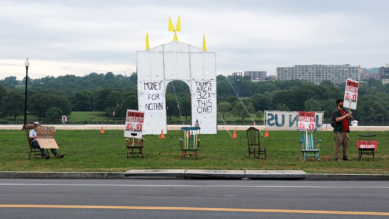 The ageing protesters trying to topple Washington’s “ego arch”