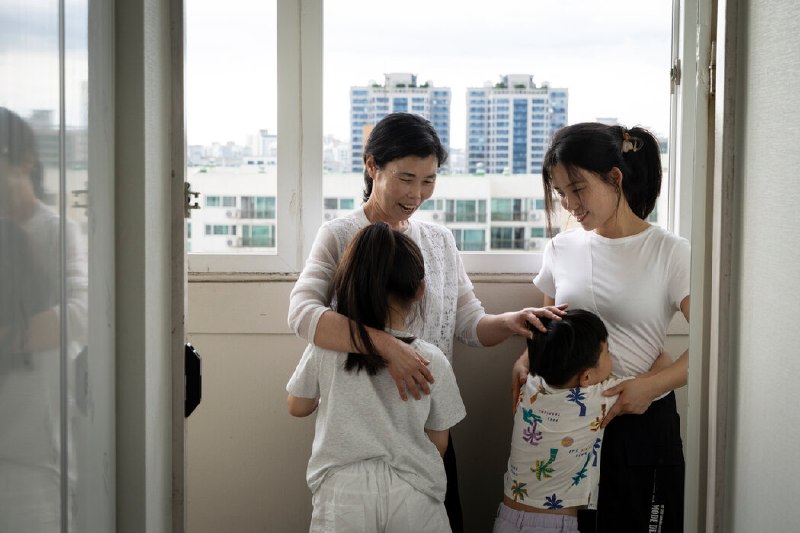 从黑暗之海到自由之海：一个大胆逃离朝鲜的脱北者家族