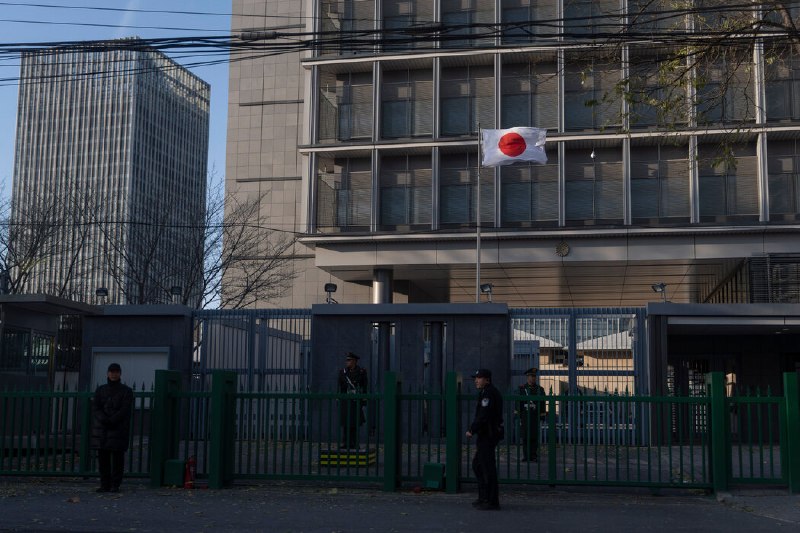 中国以涉嫌走私禁运产品拘留两名日本公民