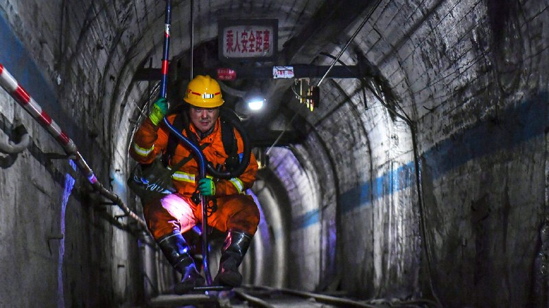 A coalmine explosion lays bare China’s two-speed economy